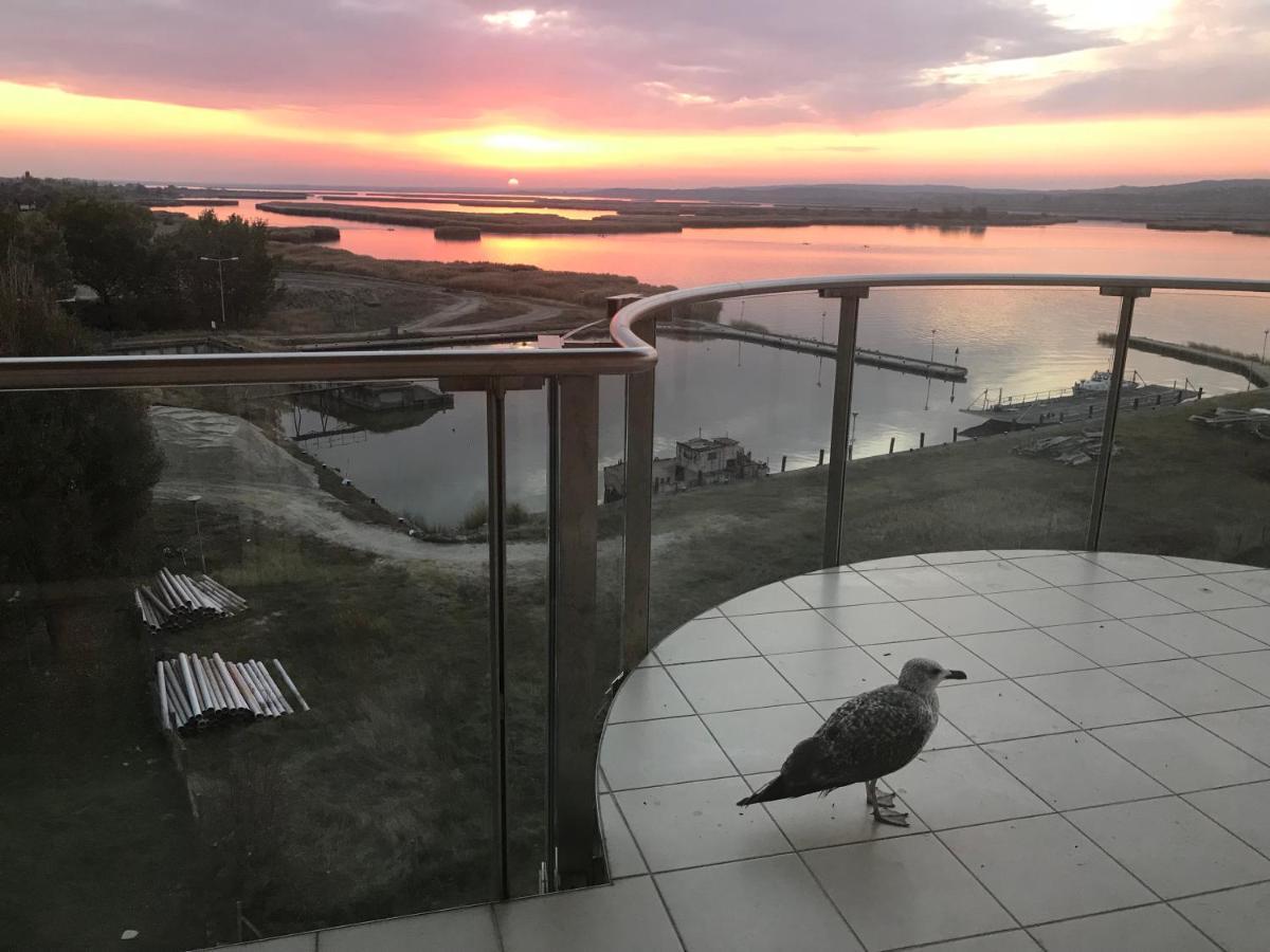 Panorama Apartman Velence Buitenkant foto