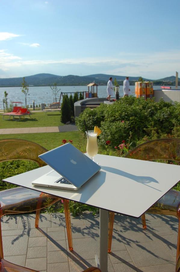 Panorama Apartman Velence Buitenkant foto