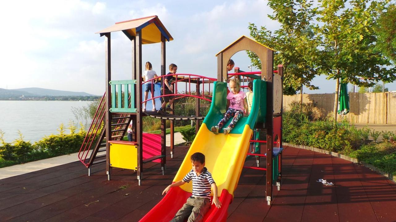 Panorama Apartman Velence Buitenkant foto